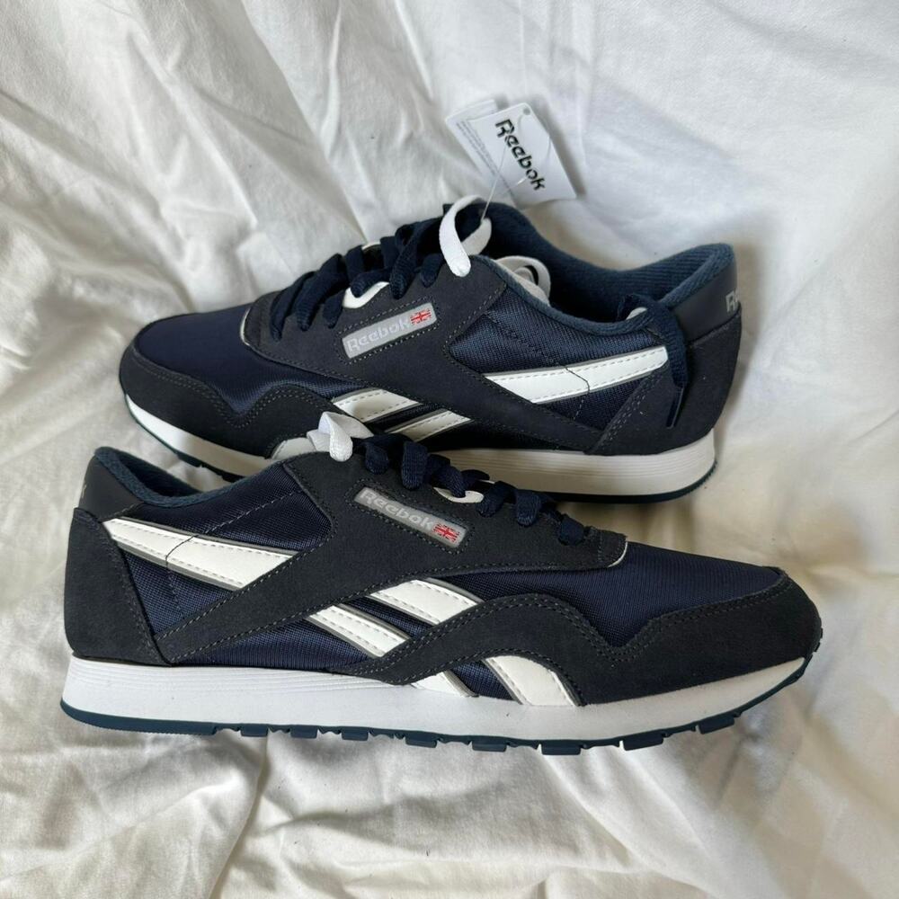 New reebok classics navy suede women's 9.5 preppy sneakers casual